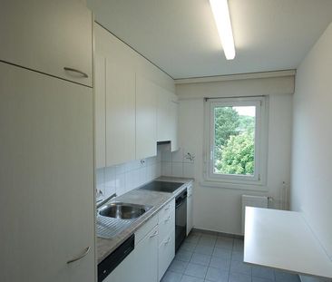 Helle 5 Zimmer Wohnung im 2. OG im Zentrum von Volketswil - Photo 1