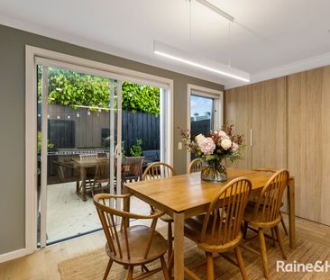 Contemporary Living in a Prime Bayside Position! - Photo 4