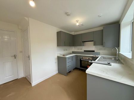 2 bedroom semi-detached house to rent - Photo 5