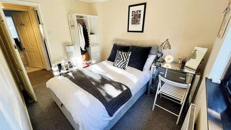 Sunnybank, Denby Dale, Huddersfield, HD8 - Photo 4