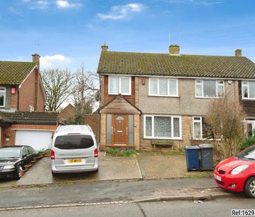 3 bed Semi-detached in 89 Hughenden Avenue , High Wycombe, HP13 5SL - Photo 3