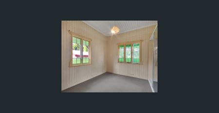 CHARMING SPACIOUS HOME CLOSE TO TOWN - Photo 2