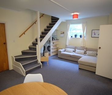 Spacious & quiet - 2 double bedrooms on the Parade - Photo 4