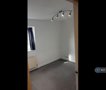 2 bedroom maisonette to rent - Photo 2