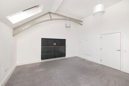 3 bedroom flat to rent - Photo 5