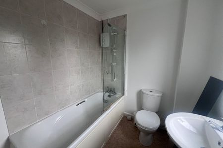 London Road - Photo 3