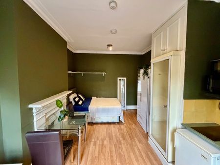 Room in a Shared House, Ravenscroft Road, W4 - Photo 5