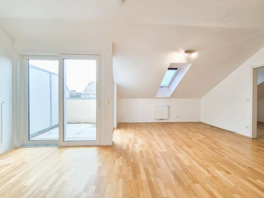 Pillweinstraße, sonnige und ruhig gelegene Dachgeschosswohnung mit 76 m2 plus Terrasse im 4.OG mit Lift - Photo 1