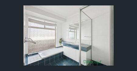 Spacious Cottesloe Living with Room to Entertain and Relax -Furnished or Unfurnished - Photo 2