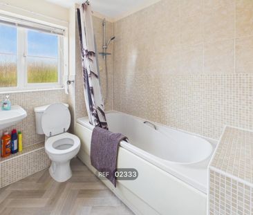 3 bedroom terraced house to rent - Photo 6