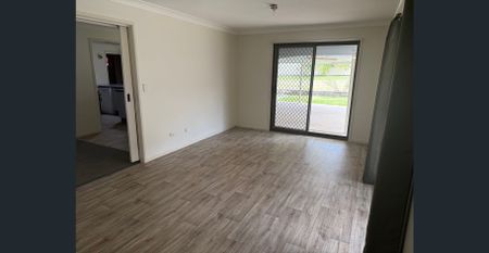 Quiet street in Rosewood - Photo 2