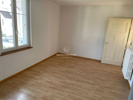 À louer appartement de 4 pièces au 1er étage à Bassecourt - Foto 1