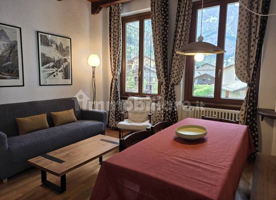 Trilocale viale Monte Bianco 67, Centro, Courmayeur - Photo 1