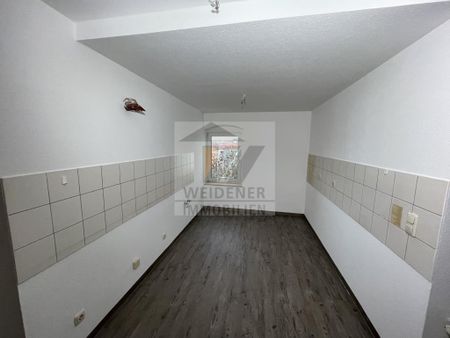 Neuer Bodenbelag, Wanne und Dusche! Schicke 3 Zimmer DG Wohnung - Photo 2