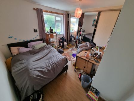 4 Bed Student Accommodation - Photo 3