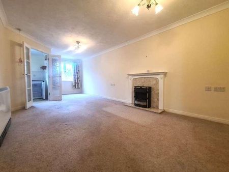 Flat, Goodrich Court, Gloucester Road, Ross-on-wye, HR9 - Photo 4