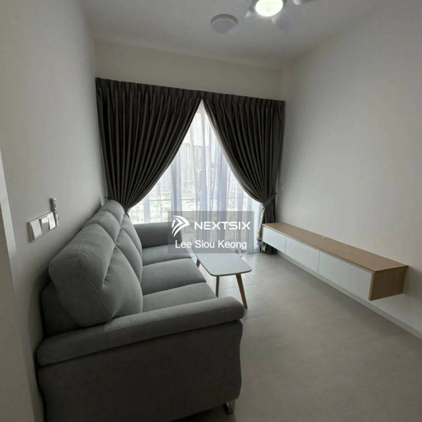 Laurel Residence - Photo 1