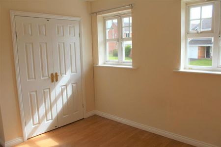 4 bedroom detached house to rent - Photo 3