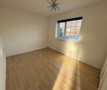 St. Michaels Court, Tettenhall , Wolverhampton - Photo 5