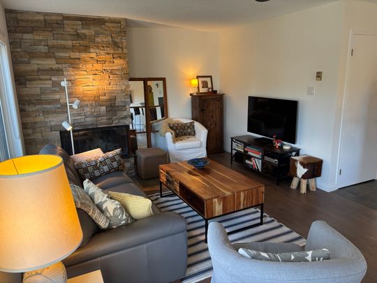 For Lease - 826 SUNCREST Circle, Collingwood, Ontario - Photo 1