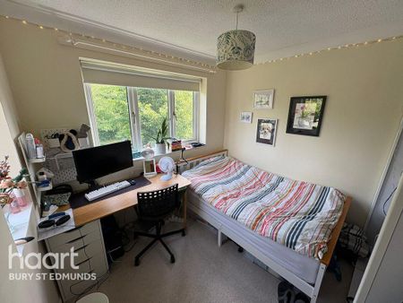 4 bedroom detached house to rent - Photo 3