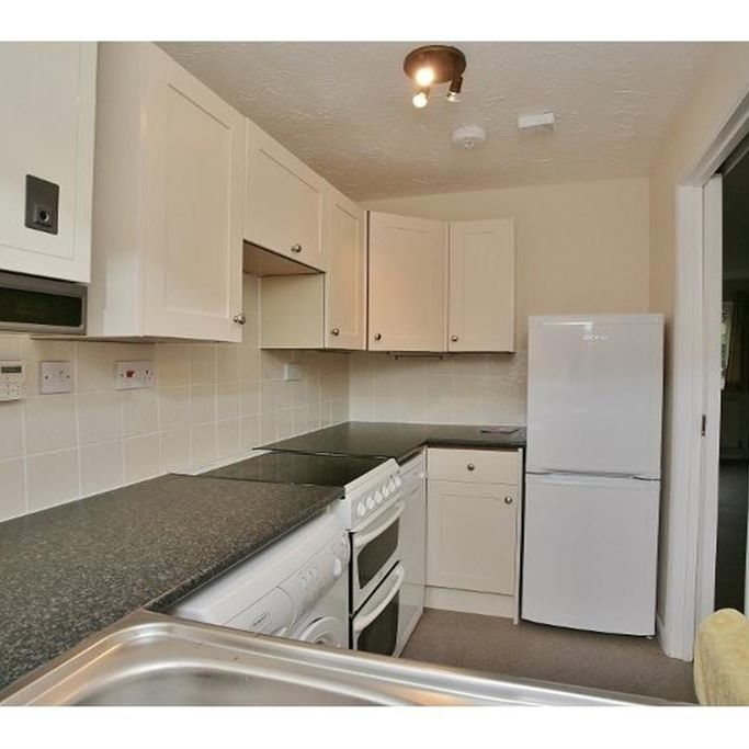 2 bedroom end of terrace house to rent - Photo 1