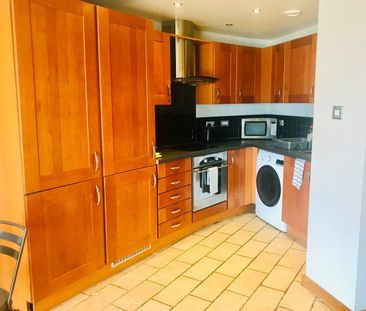 2 Bed Flat, Waterloo Street, LS10 - Photo 2