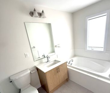 For Lease - 7 Verbena Street, East Gwillimbury, Ontario - Photo 6