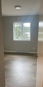 Brand new 3 bedroom, 2.5 bathroom townhouse - Photo 3