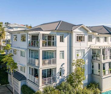 Modern top-floor apartment in prestigious Kensington Park - Photo 1