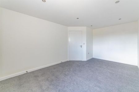 3 bedroom detached house to rent - Photo 2