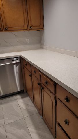 For Lease - 68 Southdale Road, London South, Ontario - Photo 5