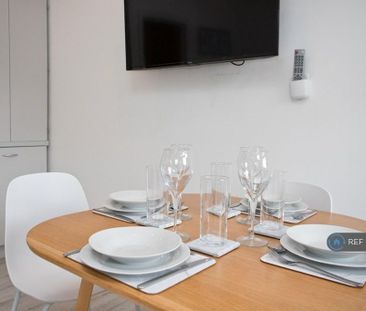 1 bedroom semi-detached house to rent - Photo 2