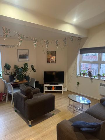 2 Bed Flat, Highbury Court, LS6 - Photo 3