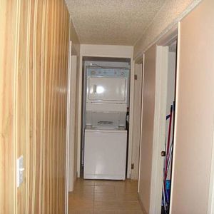 Well maintained 1 bdrm plus den lower suite by University! - Photo 2