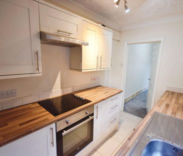 2 bedroom terraced house to rent - Photo 5