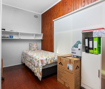 🏡 Four-Bedroom Brick Home in Peaceful Tarro 🌳 - Photo 3