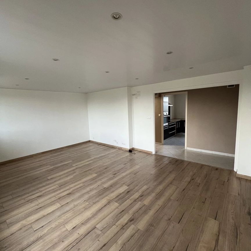 Location Appartement 3 pièces 61m² LIVRON SUR DROME 26250 - Photo 1
