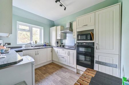 2 bedroom maisonette to rent - Photo 5