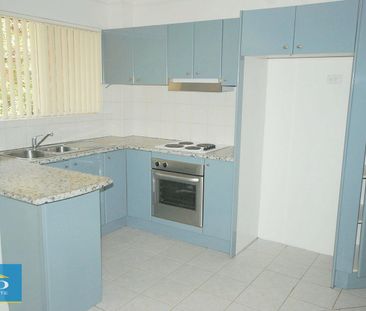 Spacious & Modern 2 Bedroom Unit. Fantastic Location. Walk to Parra... - Photo 4