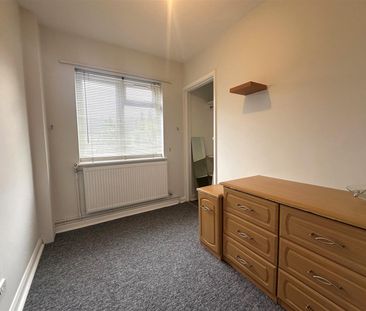 Leaford Crescent, Watford - Photo 2