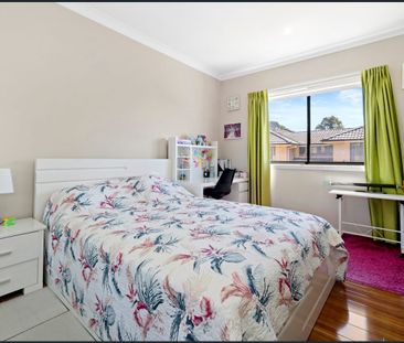 Modern 3-Bedroom Townhouse in the Heart of Liverpool - Photo 2