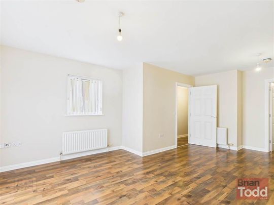 Bay Road Manor, Larne, BT40 - Photo 1