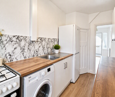 3 bedroom terraced house to rent - Photo 4