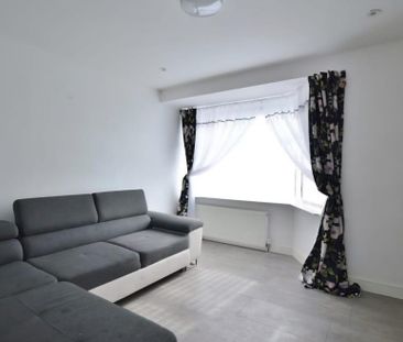 2 bedroom semi-detached house to rent - Photo 2
