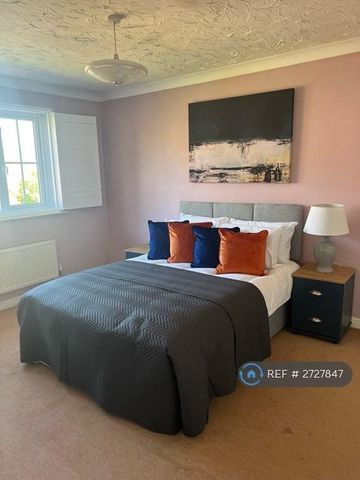 1 bedroom in a house share to rent - Photo 2