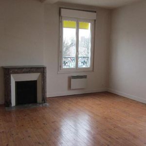 Loue appartement à Mayet (Sarthe) disponible immédiatement. Joli appartement lumineux au c... - Photo 2