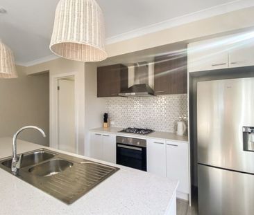 MODERN CO-LIVING PROPERTY - Photo 2