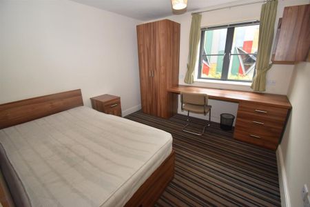 6 bedroom flat to rent - Photo 5