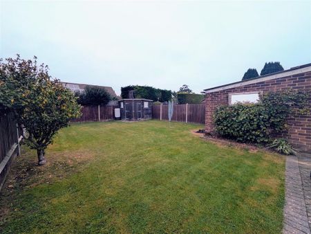 3 bedroom semi-detached house to rent - Photo 2